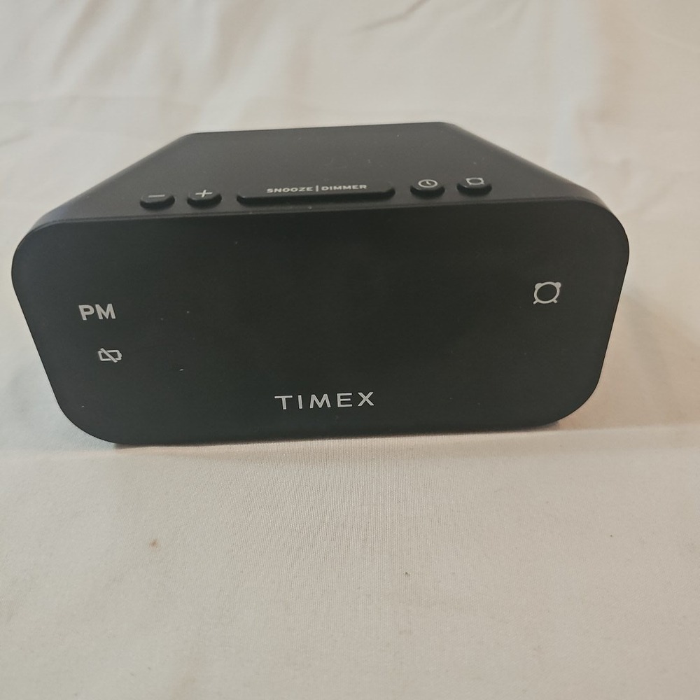 Timex battery powered alarm clock‎